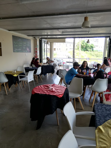 The Curry Os Durban Point Waterfront - Hospitality and gastronomy