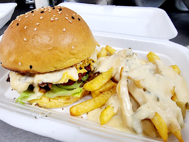 Luna's Kitchen - Restaurant & Gourmet Takeaway