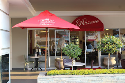 Château Gâteaux Thrupps Centre