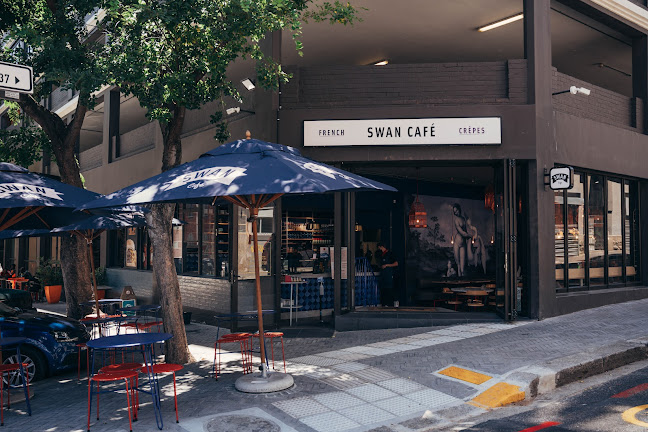 Corner Buitenkant and, Barrack St, District Six, Cape Town, 7925