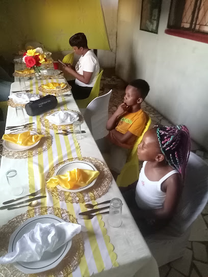 Maputo tarven and food