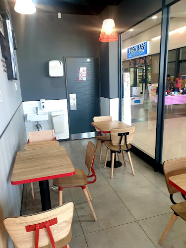 Opinii despre KFC Mpophomeni în Mpophomeni - Hospitality and gastronomy