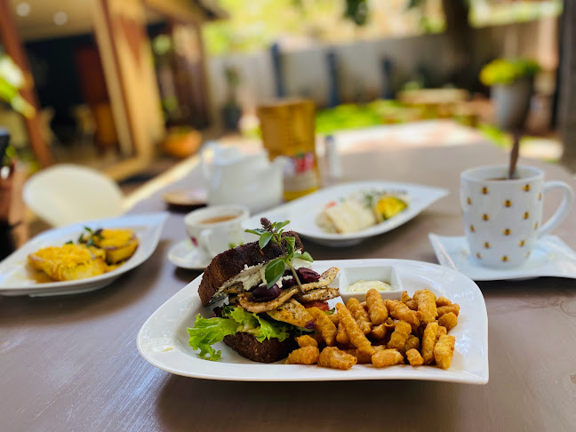 Opinii despre Honeyball Coffee Shop & Overnight Guest Rooms în Mokopane - Hospitality and gastronomy