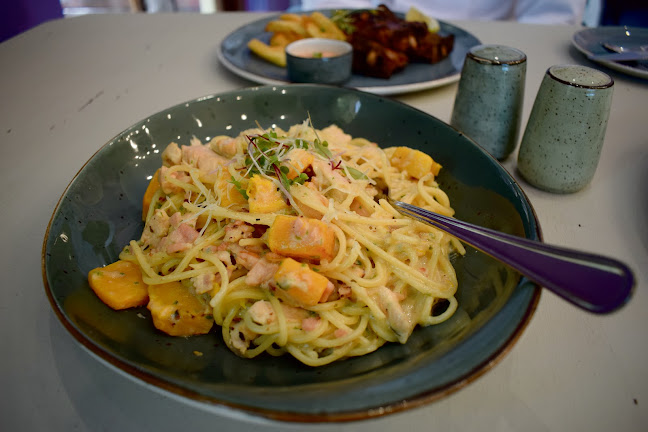 Opinii despre Uhuru Cafe & Wine Emporium în Polokwane - Hospitality and gastronomy