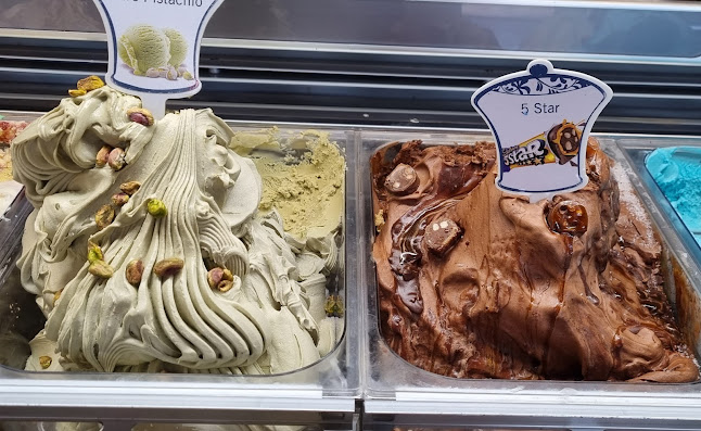 Opinii despre Aroma Coffee Roastery - The Village HazelWood în Pretoria - Hospitality and gastronomy