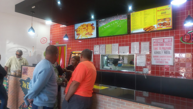 Comentarii opinii despre Momos Fast Foods & Takeaways