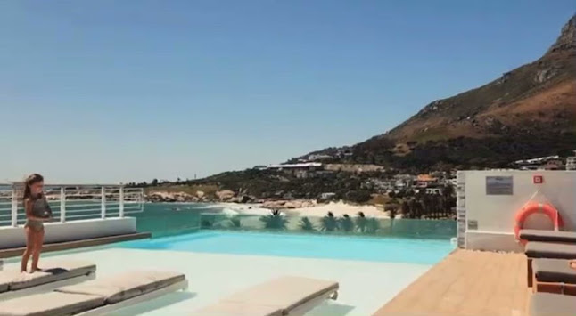 Baptiste Rooftop Pool, Bar & Lounge