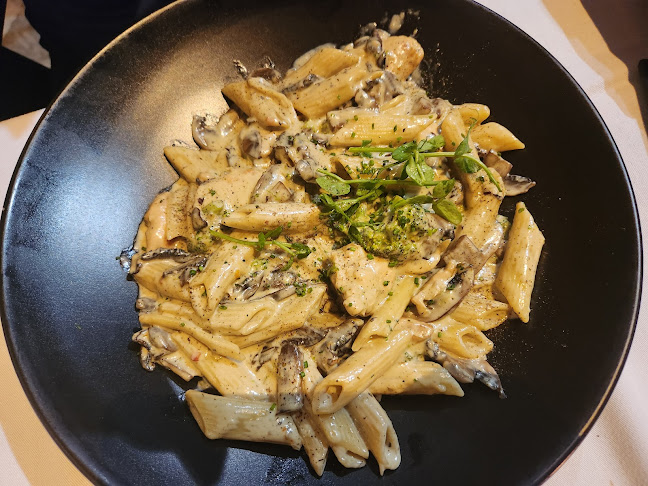 Opinii despre Kream Restaurant Montecasino în Johannesburg - Hospitality and gastronomy