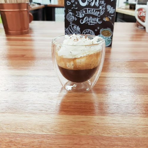 Cnr Atterbury Street and Lois Avenue Menlyn Shopping Centre, Menlyn, Pretoria, 0181