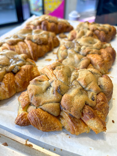 Crumbs And Cream - Hospitality and gastronomy