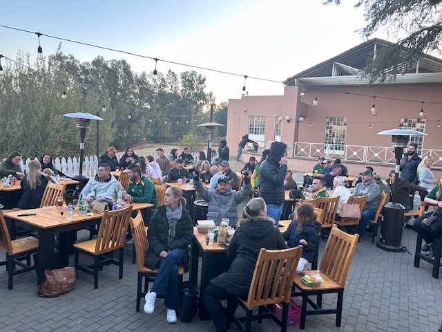 Twig & Berries Sports Bar & Grill