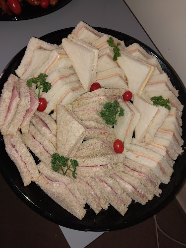 Kays Catering and Cakes - Hospitality and gastronomy