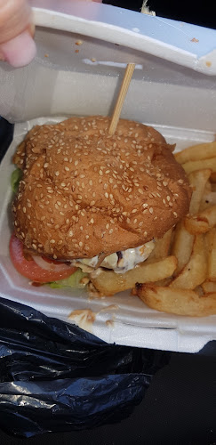 Opinii despre Hot Stuff Take Aways Sunpark în Mbombela - Hospitality and gastronomy