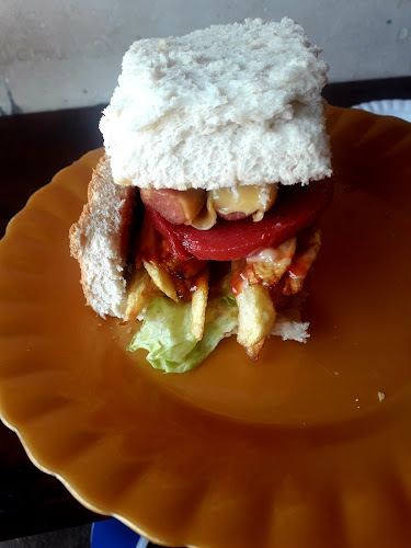 B-Khomms Kota & Chips - Giyani