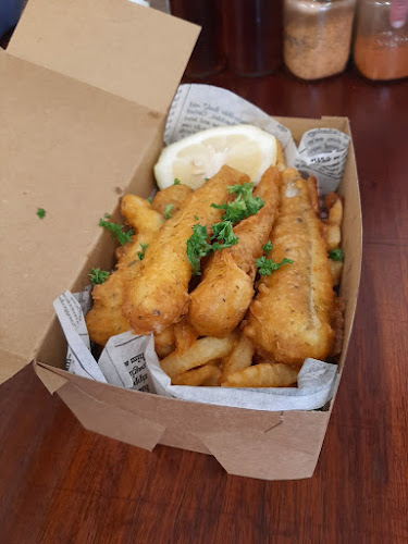 Opinii despre Walkerbay Fish and Chips Takeaway în Hermanus - Hospitality and gastronomy