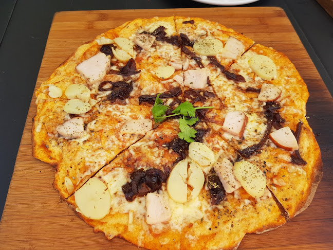 Lizette's Kitchen Bar & Restaurant - Hospitality and gastronomy