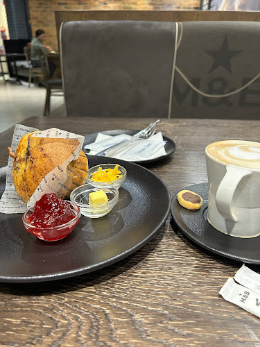 Shop C220, Rosebank Mall, 50 Bath Ave, Rosebank, Johannesburg, 2196