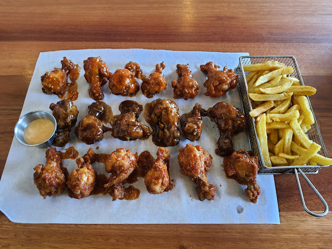 Opinii despre The Wing Republic on Florida Road în Durban - Hospitality and gastronomy