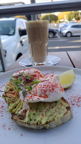 Shop 11D, The Zone, 177 Oxford Rd, Rosebank, Johannesburg, 2196