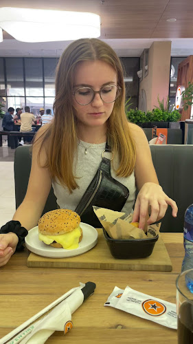 RocoMamas Nelson Mandela Square - Halaal - Hospitality and gastronomy