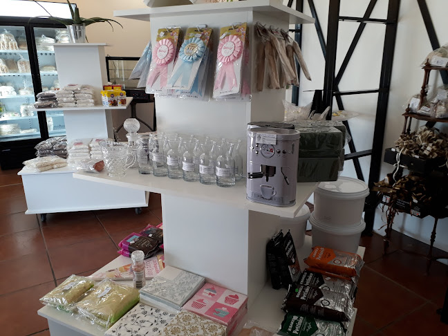 Four Sisters Cake & Gift Shop - Hospitality and gastronomy