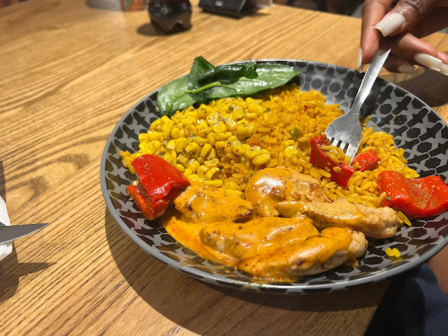 Nando's Sandton City - Hospitality and gastronomy