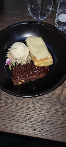 1 Montecasino Blvd, Magaliessig, Johannesburg, 2055