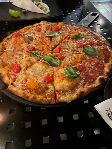 Shop 33, Village View Shopping Centre, Bedfordview, 2007