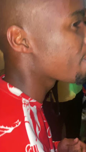 Comentarii opinii despre Emsini Lounge Kraaifontein