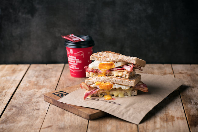 vida e caffè Durban North Service Station - Hospitality and gastronomy