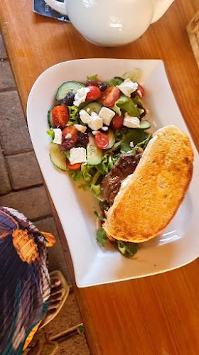 Honeyball Coffee Shop & Overnight Guest Rooms - Mokopane