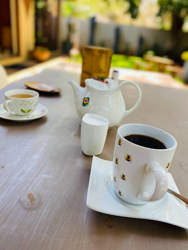 Comentarii opinii despre Honeyball Coffee Shop & Overnight Guest Rooms