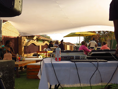 Road Avenue food and drinks