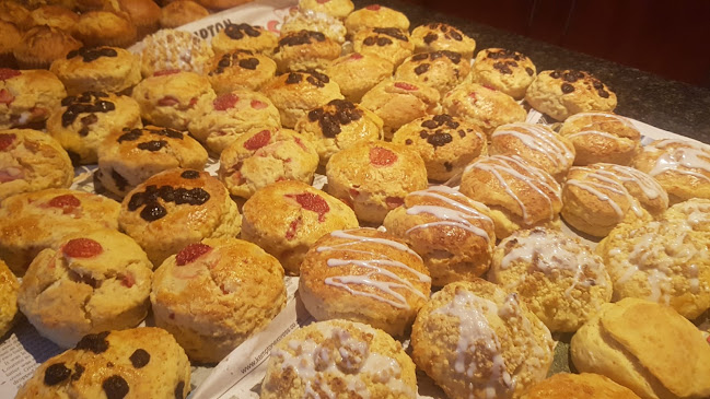 Thandi's Cakes - Hospitality and gastronomy