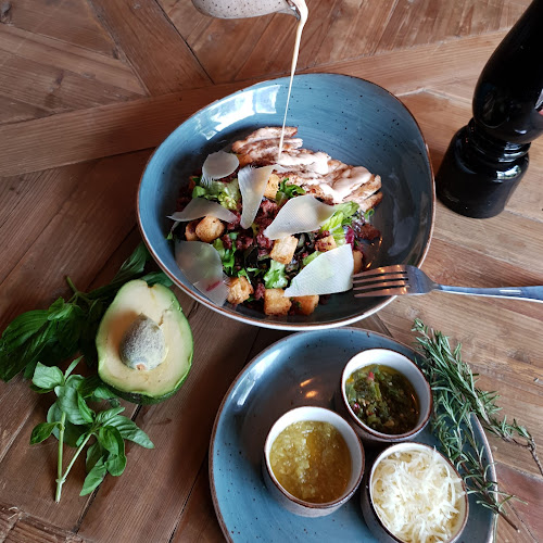 Opinii despre Uhuru Cafe & Wine Emporium în Polokwane - Hospitality and gastronomy