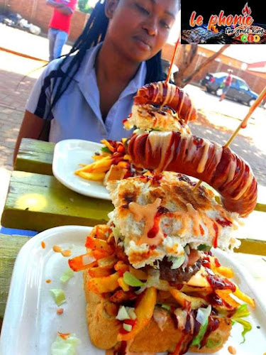 Le phonic grill king - Hospitality and gastronomy