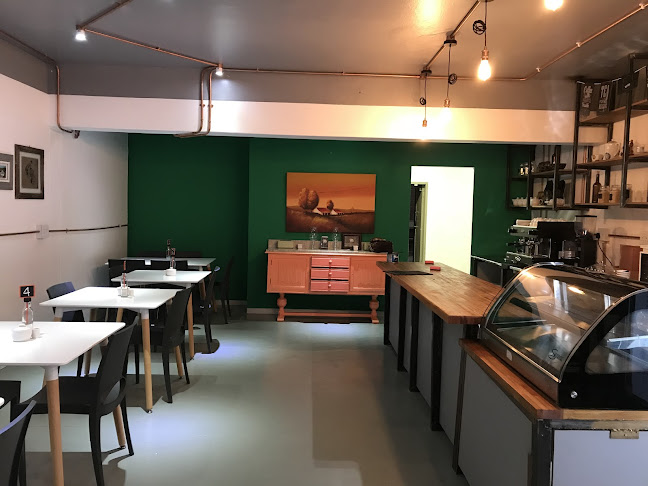 Cnr Atterbury Street and Lois Avenue Menlyn Shopping Centre, Menlyn, Pretoria, 0181