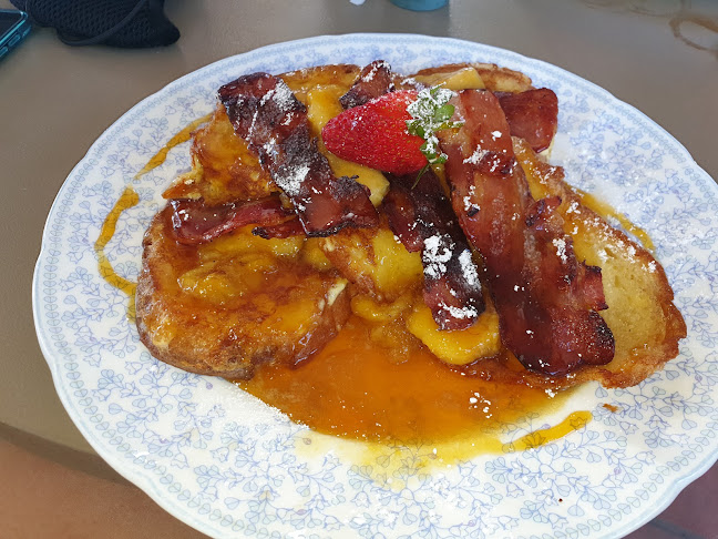 4th Avenue Café - Illovo - Hospitality and gastronomy