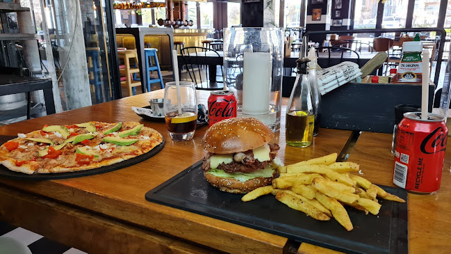 Shop 33, Village View Shopping Centre, Bedfordview, 2007