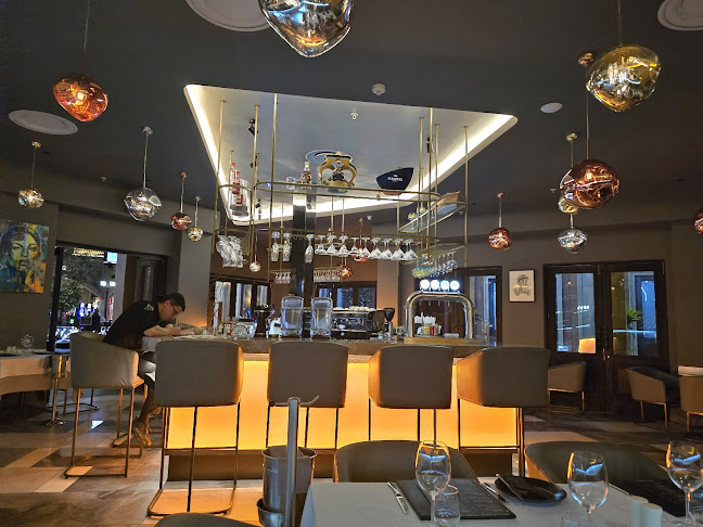 1 Montecasino Blvd, Magaliessig, Johannesburg, 2055