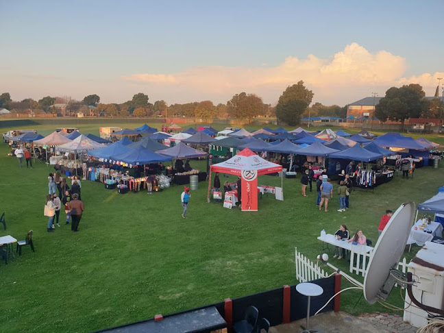 Opinii despre Benoni Friday Night Lights Market în Benoni - Hospitality and gastronomy