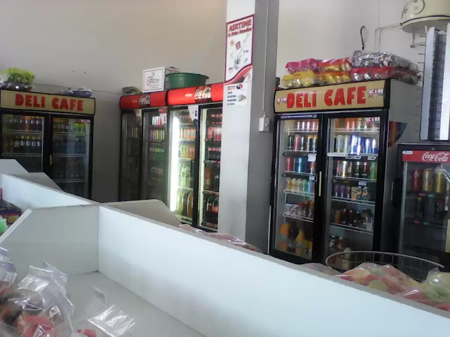 Comentarii opinii despre Kismyo Stroe CC ( Deli Cafe )