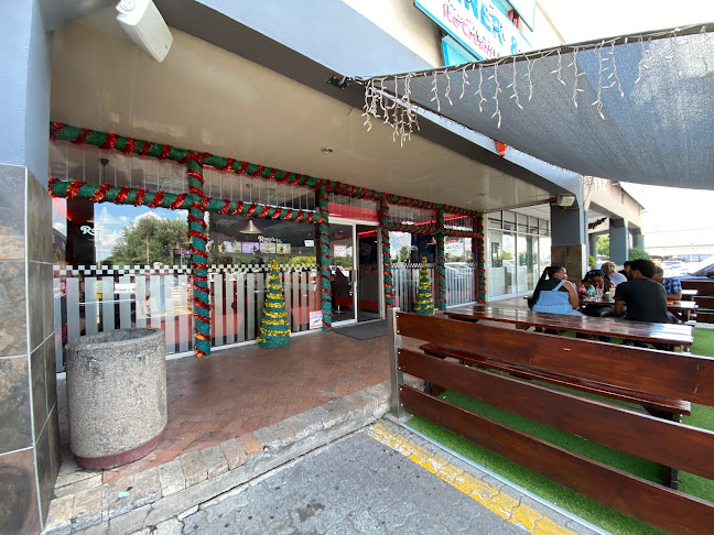 Roxy's Diner & Ice Cream Parlour