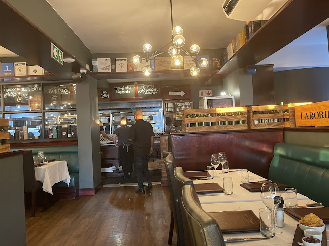 New Cumberland Building, 163 Beach Rd, Mouille Point, Cape Town, 8005