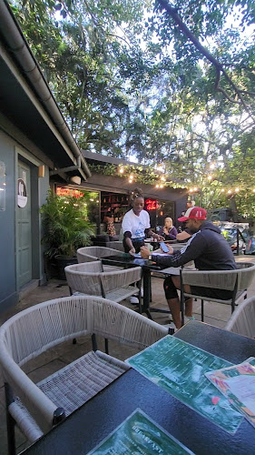 Neighbourhood Cafe & bar - Durban North