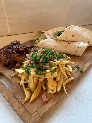 Comentarii opinii despre Make Me Chew