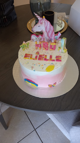 Comentarii opinii despre Christybakery. We do all occasions Cake. wedding cakes specialist