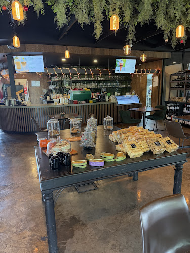 West Cafe - Hospitality and gastronomy