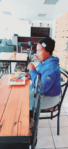 Kwantutraditionalcuisine and car wash - Komani