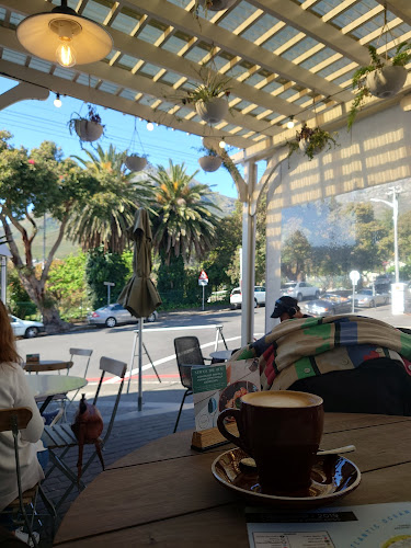 cnr Upper Orange &, Montrose Ave, Oranjezicht, Cape Town, 8001